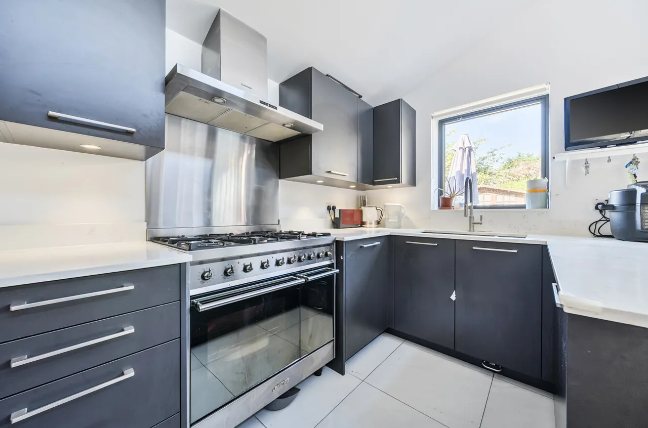 Linthorpe Road, Cockfosters, Barnet, EN4 9BX, photo 2