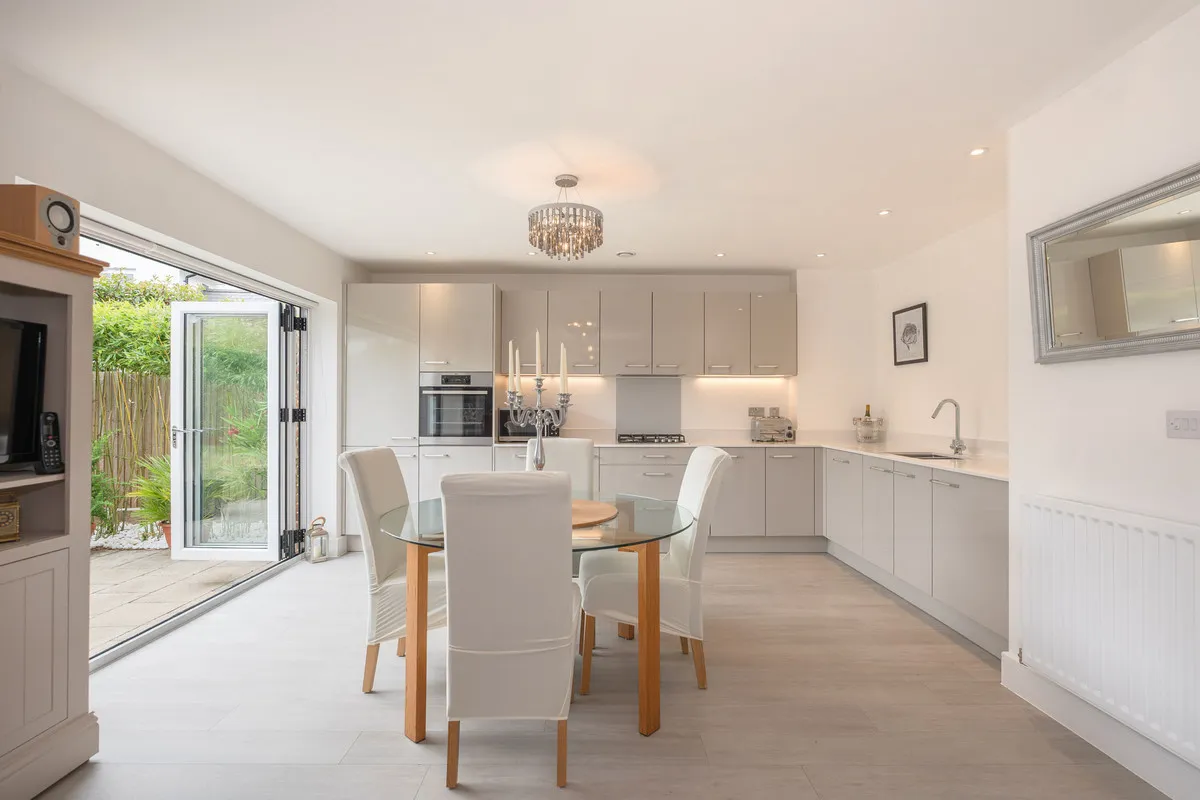 Sycamore Road, Cranleigh, GU6, photo 5