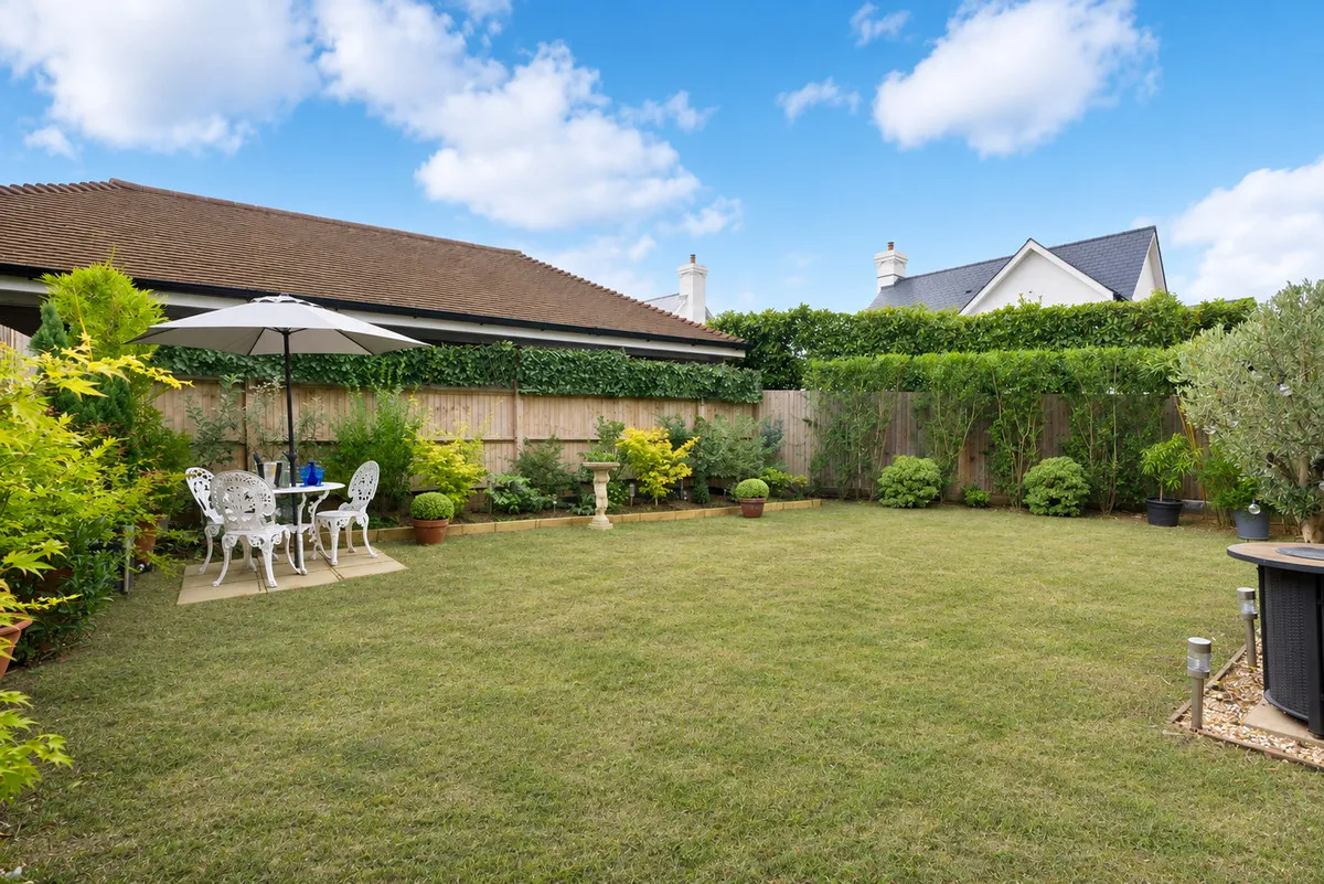 Sycamore Road, Cranleigh, GU6, photo 25