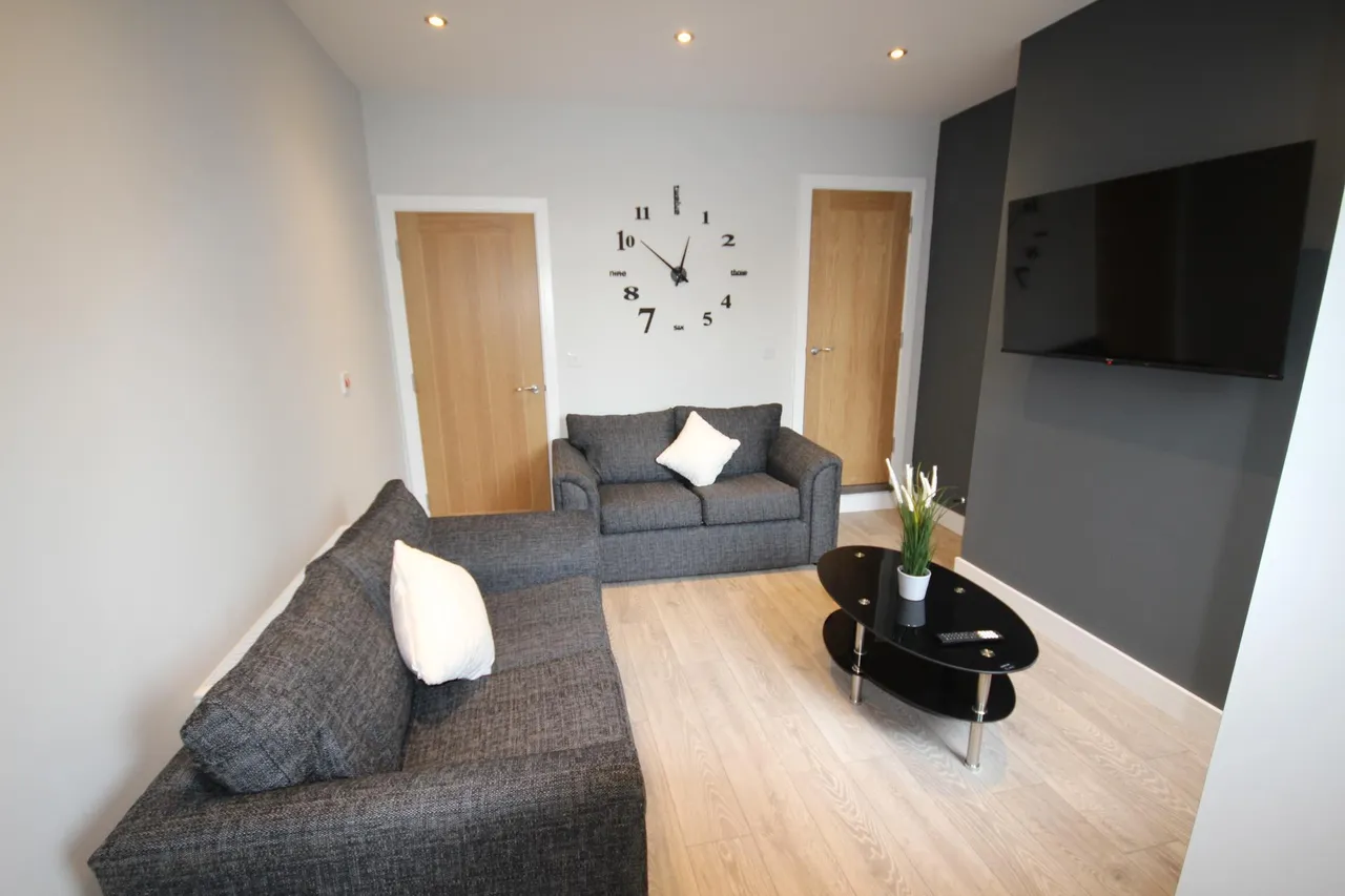 Shobnall Street, Burton upon Trent, DE14, photo 7