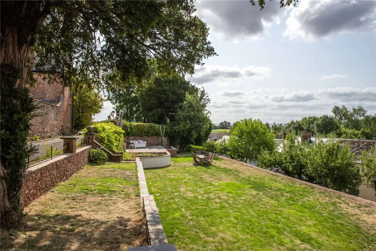 St. Michaels Hill, Milverton, TA4, photo 17