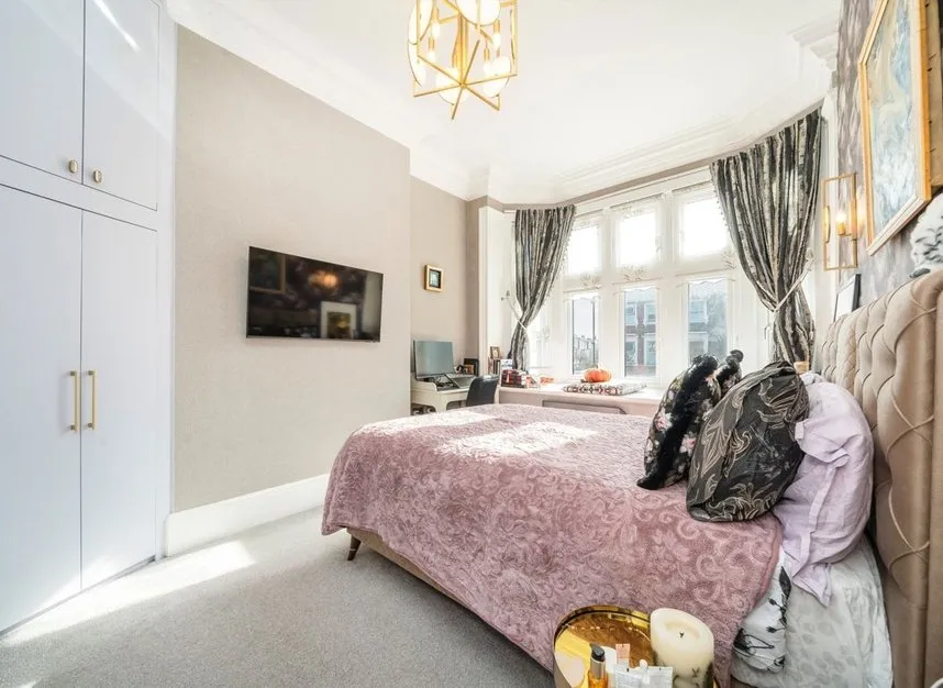 Uxbridge Road, Shepherds Bush, W12, photo 4