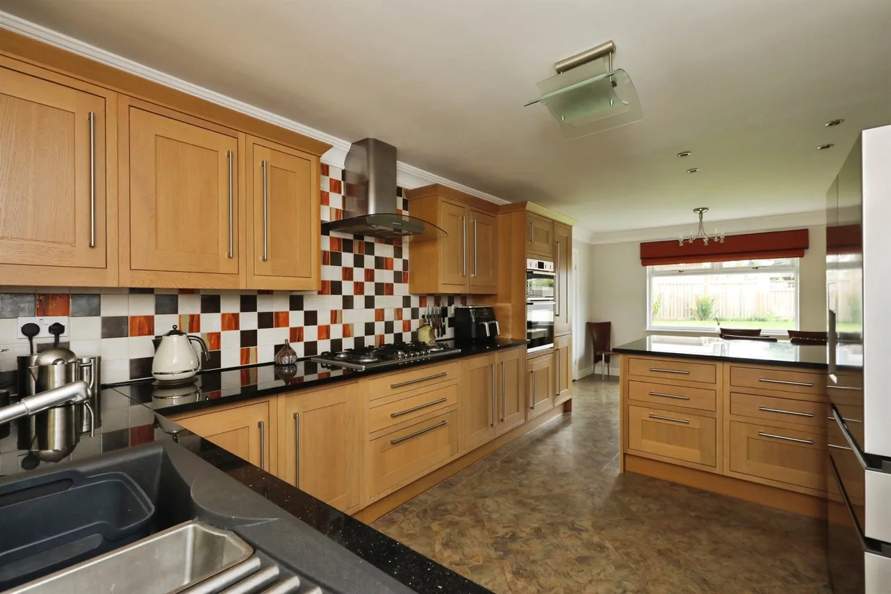 Lingodell Close, Laughton, S25, photo 21