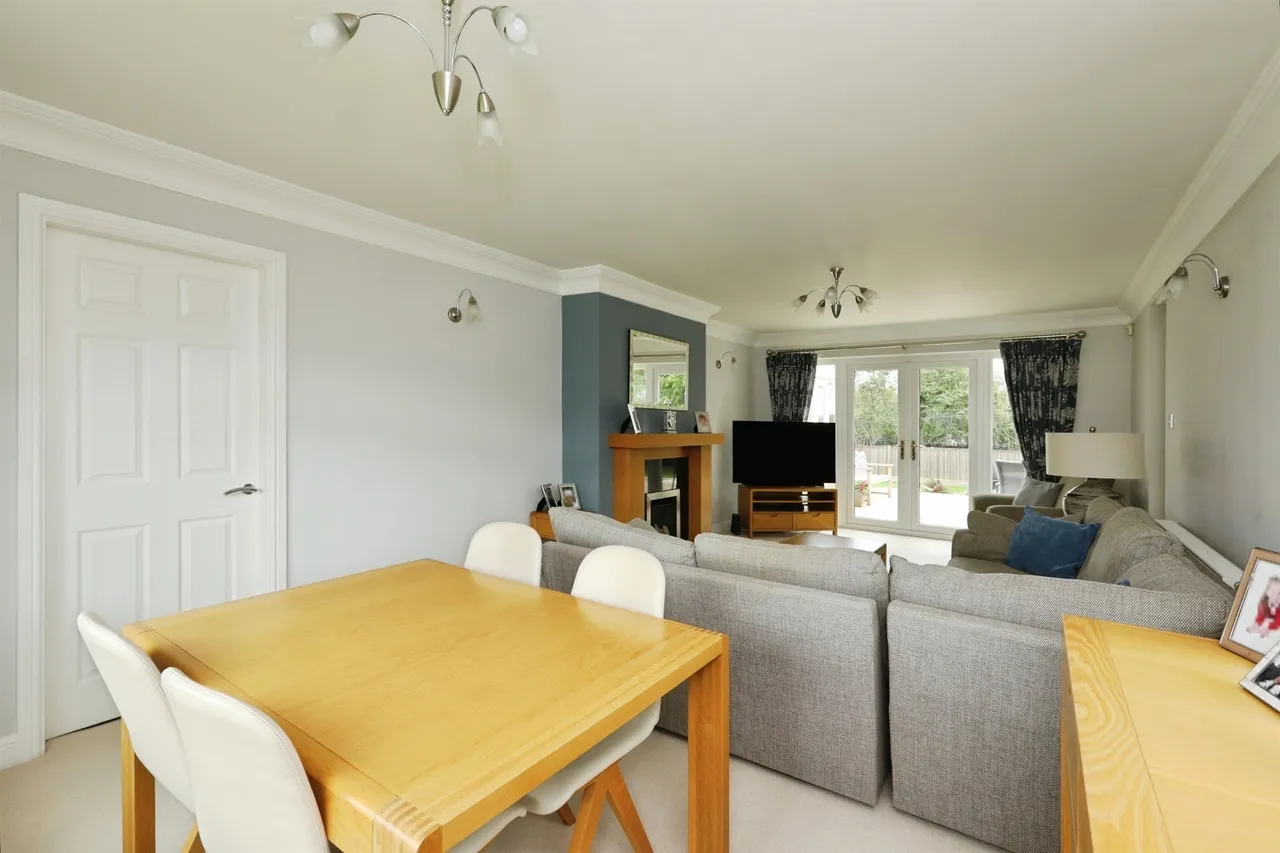 Lingodell Close, Laughton, S25, photo 19