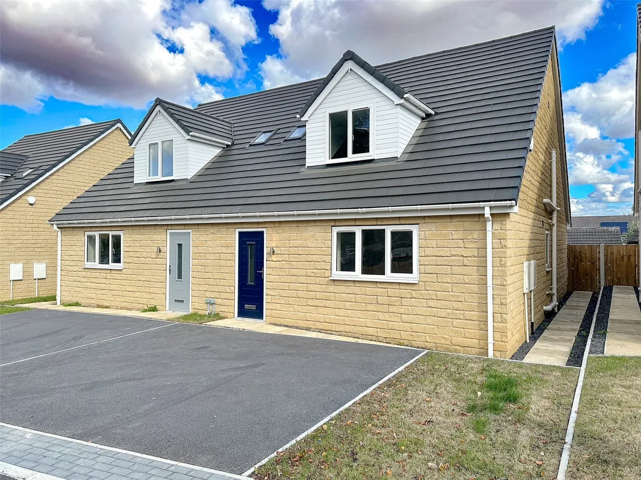 3 bed house for sale — Church Mews, Minsthorpe Lane, WF9