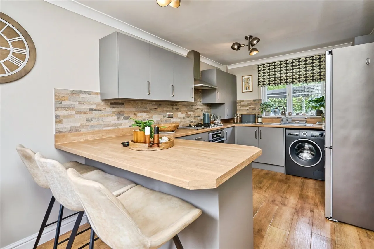 Glamis Gardens, East Cowes, PO32, photo 3