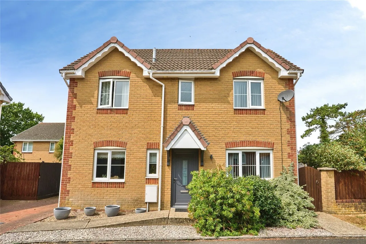 3 bed house for sale, Glamis Gardens, East Cowes, PO32
