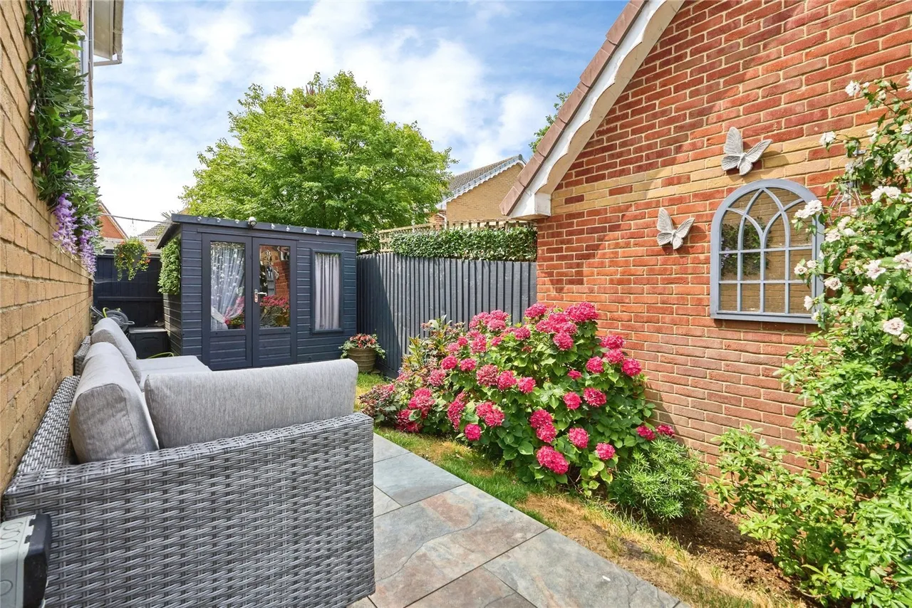 Glamis Gardens, East Cowes, PO32, photo 10