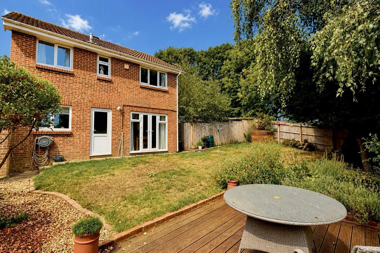Pealsham Gardens, Fordingbridge, SP6, photo 2