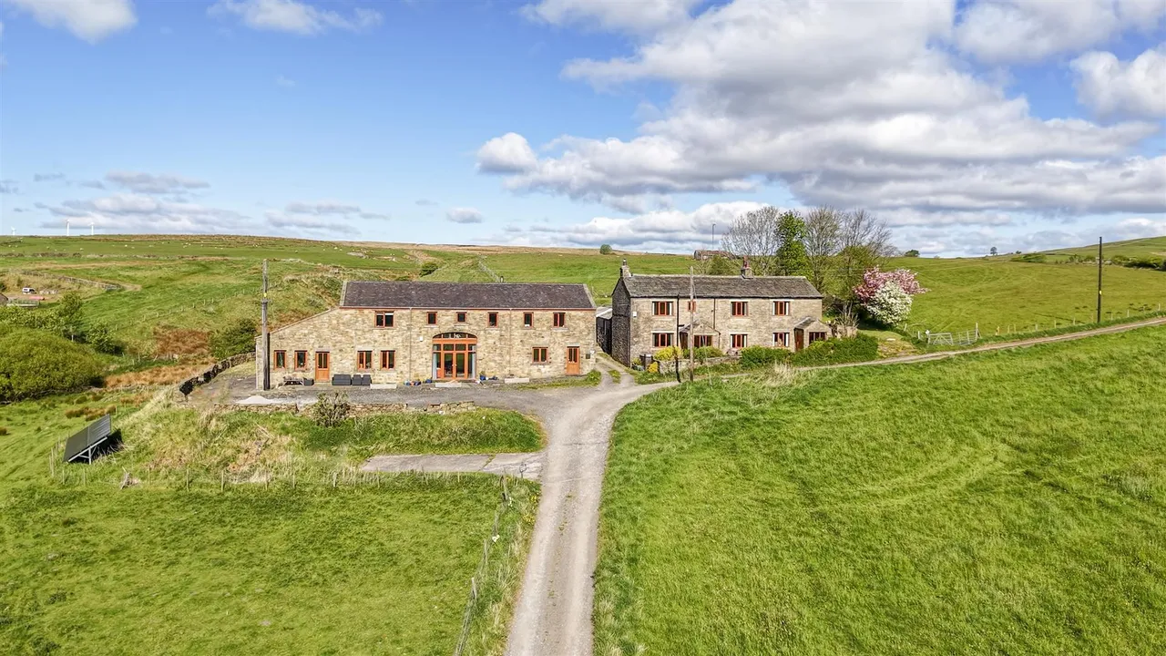 Middle Bank Top Farm, Lumb, photo 3