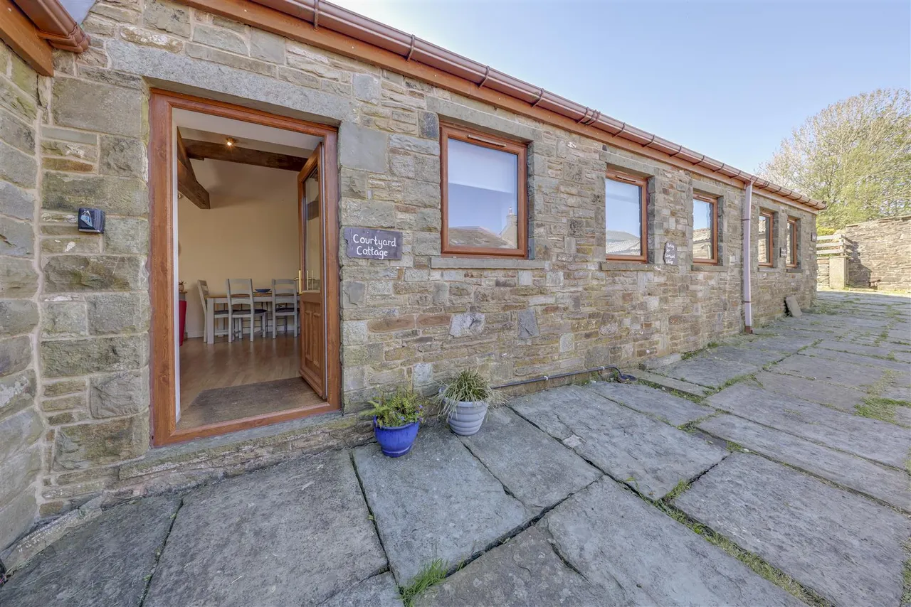 Middle Bank Top Farm, Lumb, photo 33