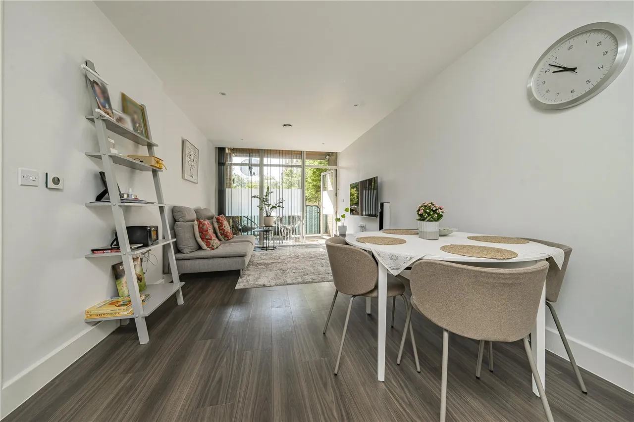 Frazer Nash Close, Isleworth, TW7, photo 5