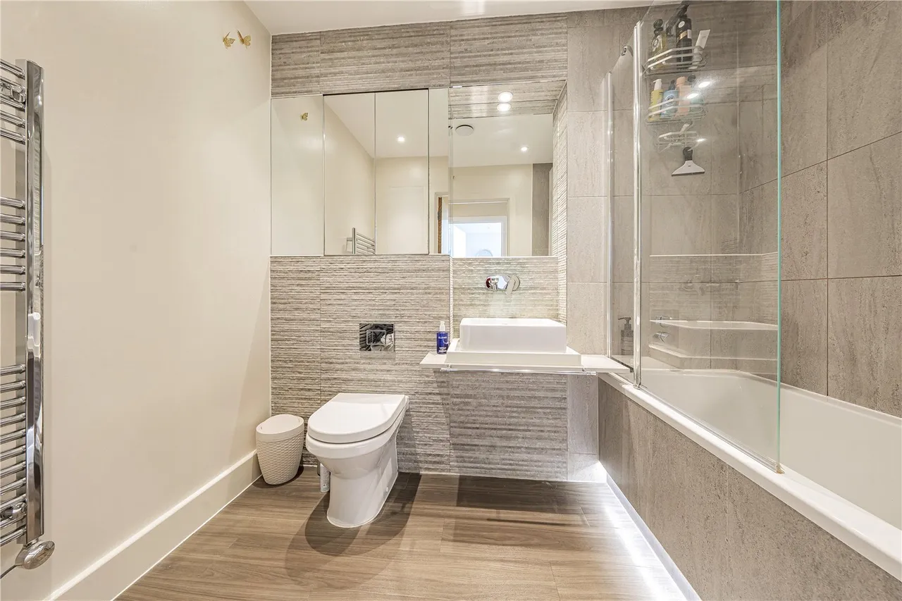 Frazer Nash Close, Isleworth, TW7, photo 9