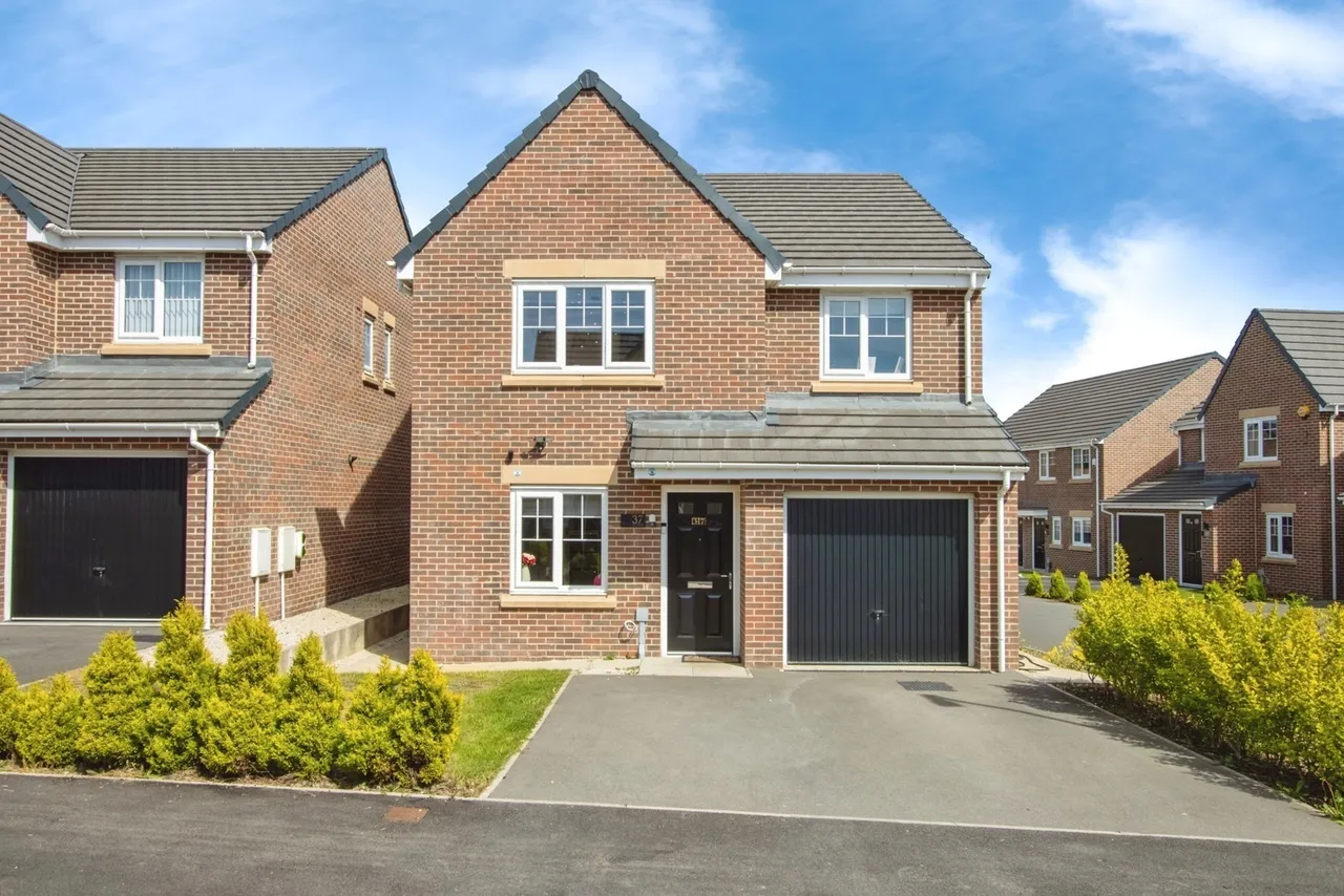 4 bed house for sale — Twine Road, Wakefield, West Yorkshire, WF2