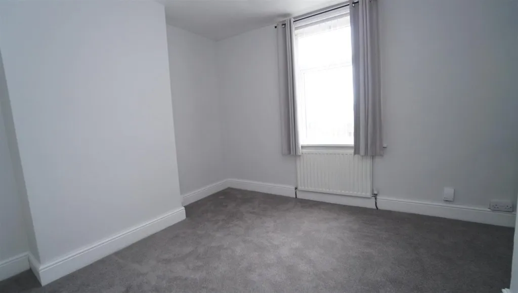 Haigh Hall Road, Greengates, photo 7