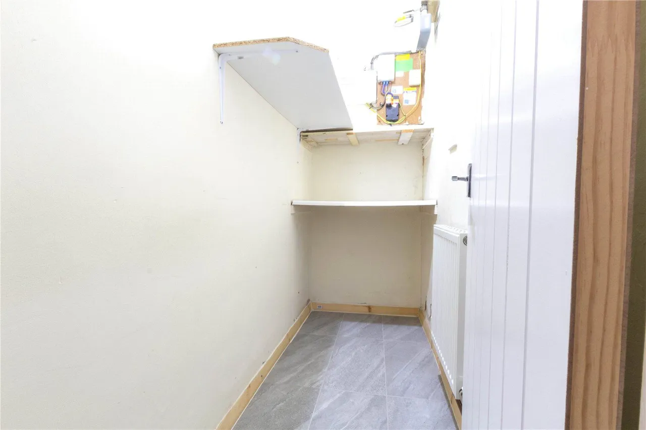 Manchester Road, Milnsbridge, HD4, photo 17