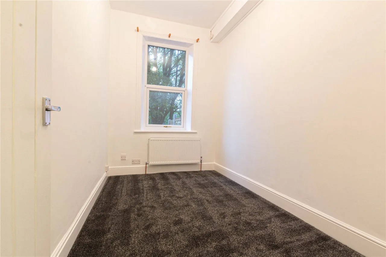 Manchester Road, Milnsbridge, HD4, photo 11