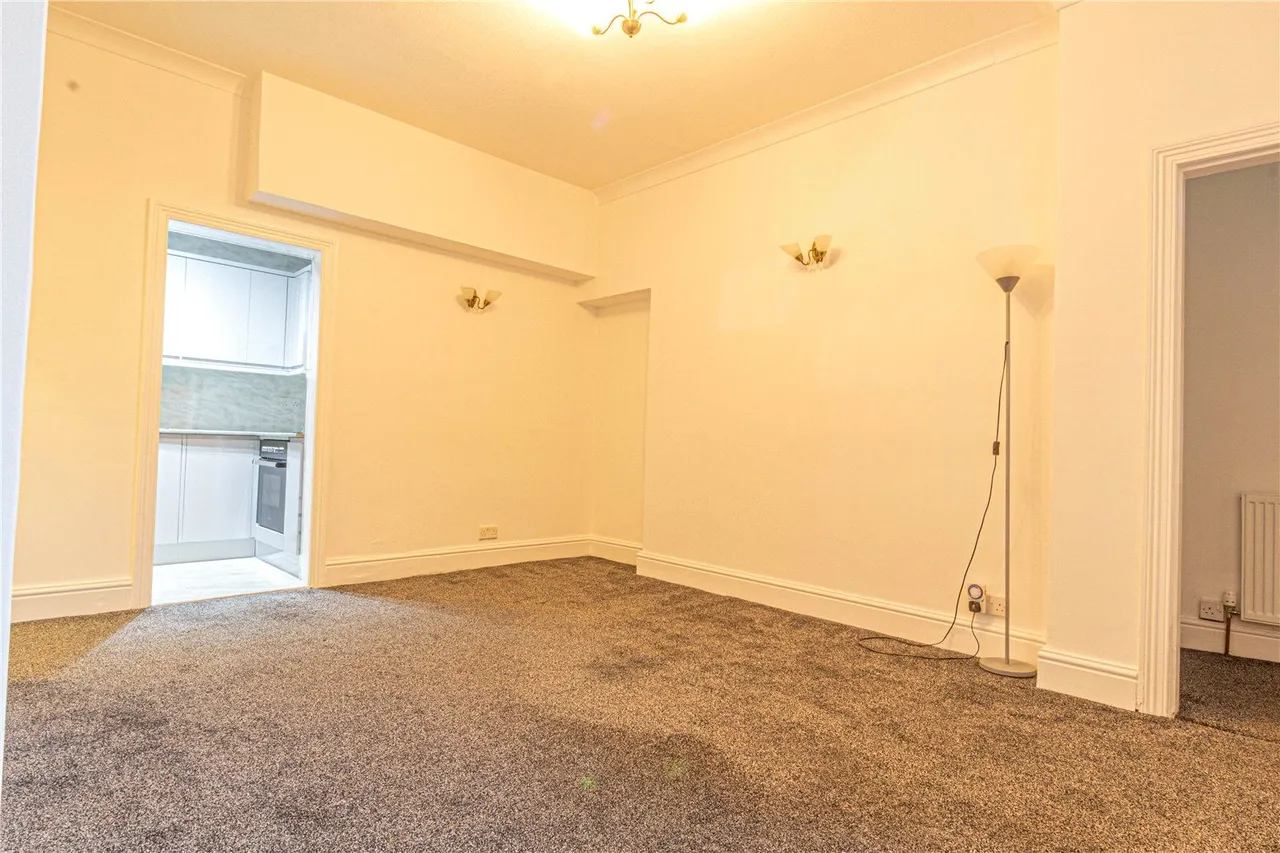 Manchester Road, Milnsbridge, HD4, photo 6
