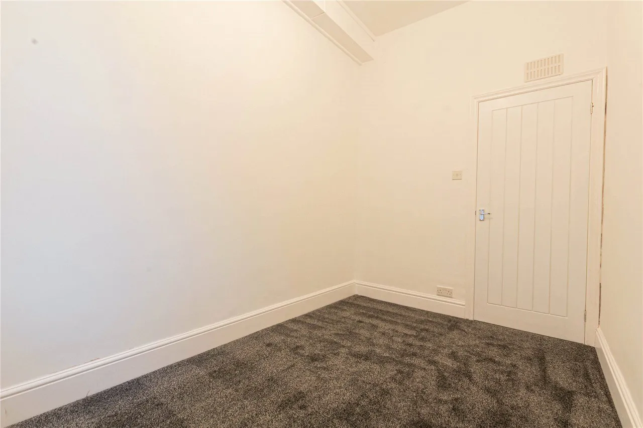Manchester Road, Milnsbridge, HD4, photo 12