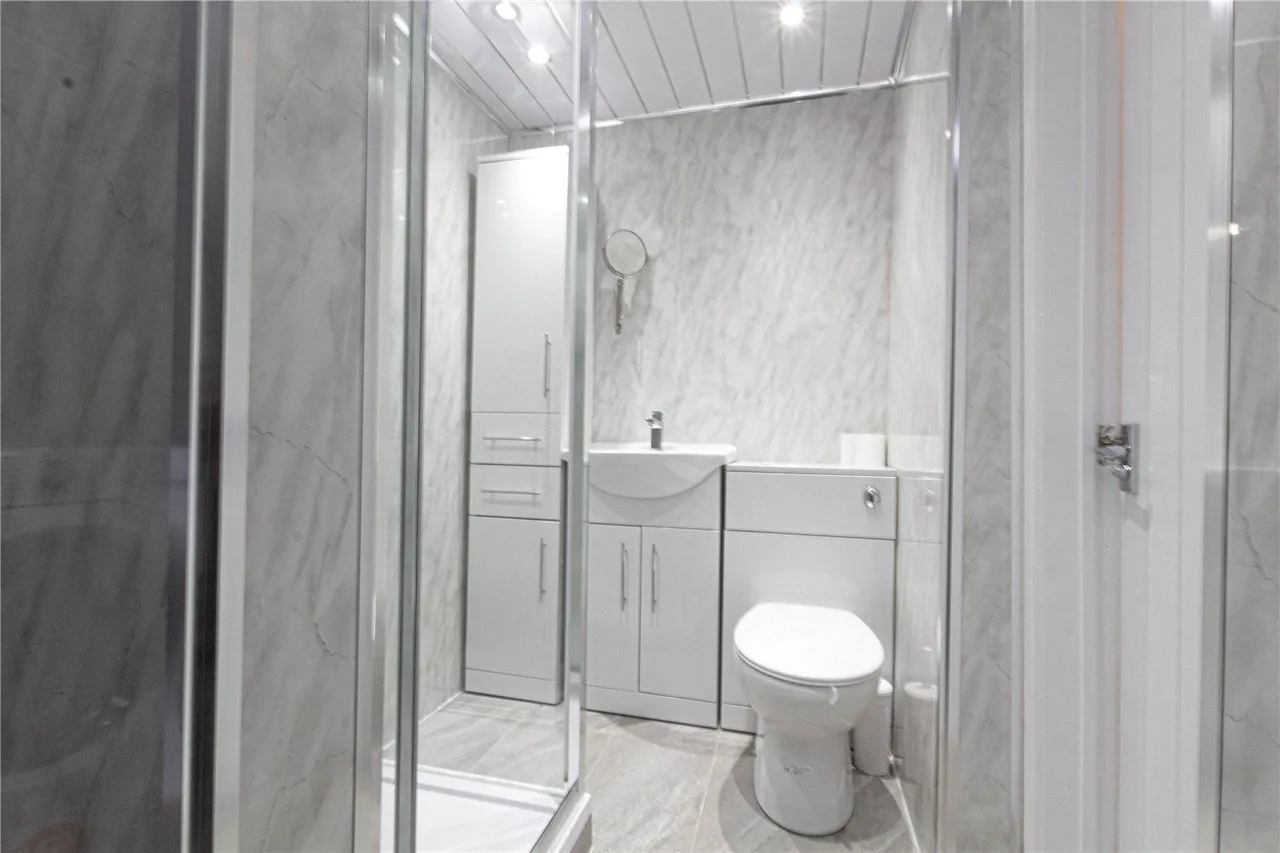 Manchester Road, Milnsbridge, HD4, photo 15