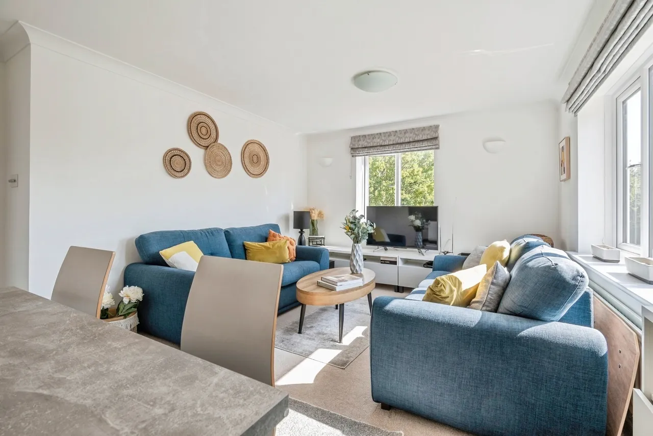 Cheam Common Road, Worcester Park, KT4, photo 3