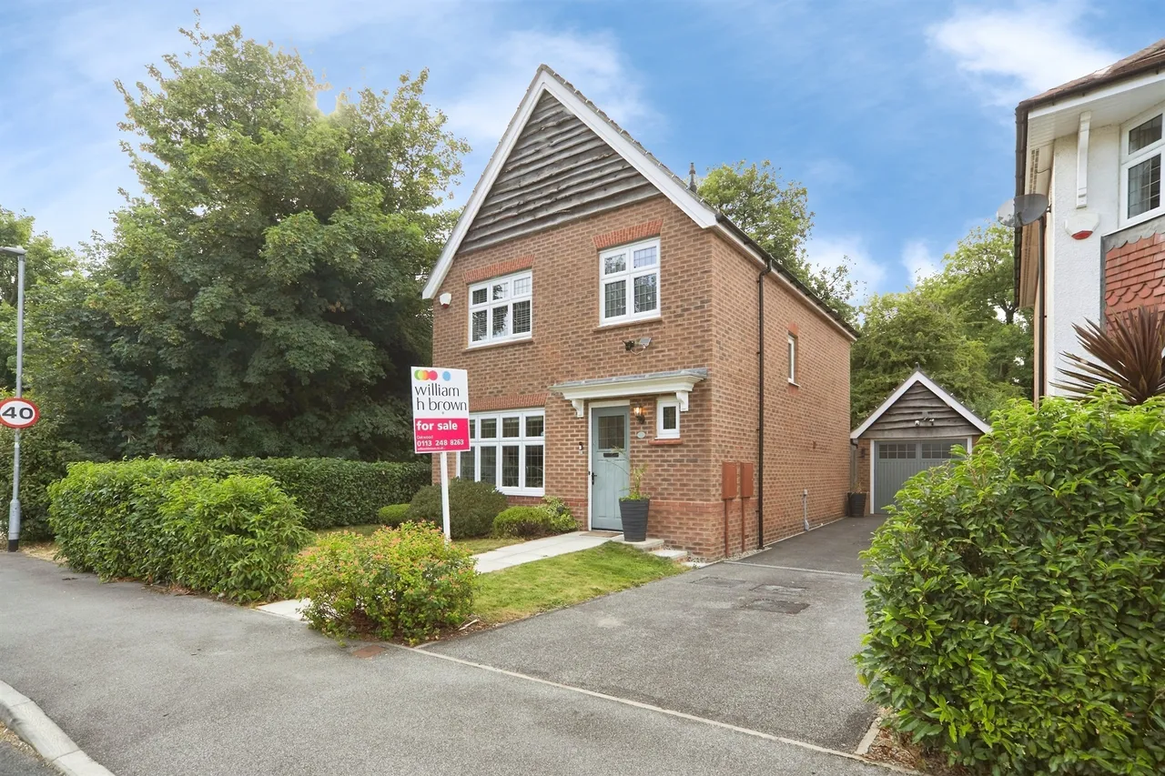 3 bed house for sale — Blackthorn Avenue, LEEDS