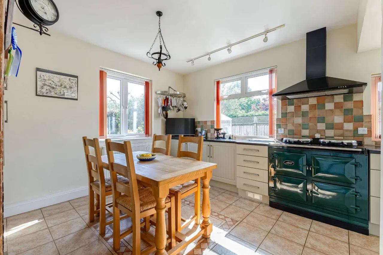 Rissington Road, Bourton-on-the-Water, Cheltenham, Gloucestershire, GL54 2DX, photo 5