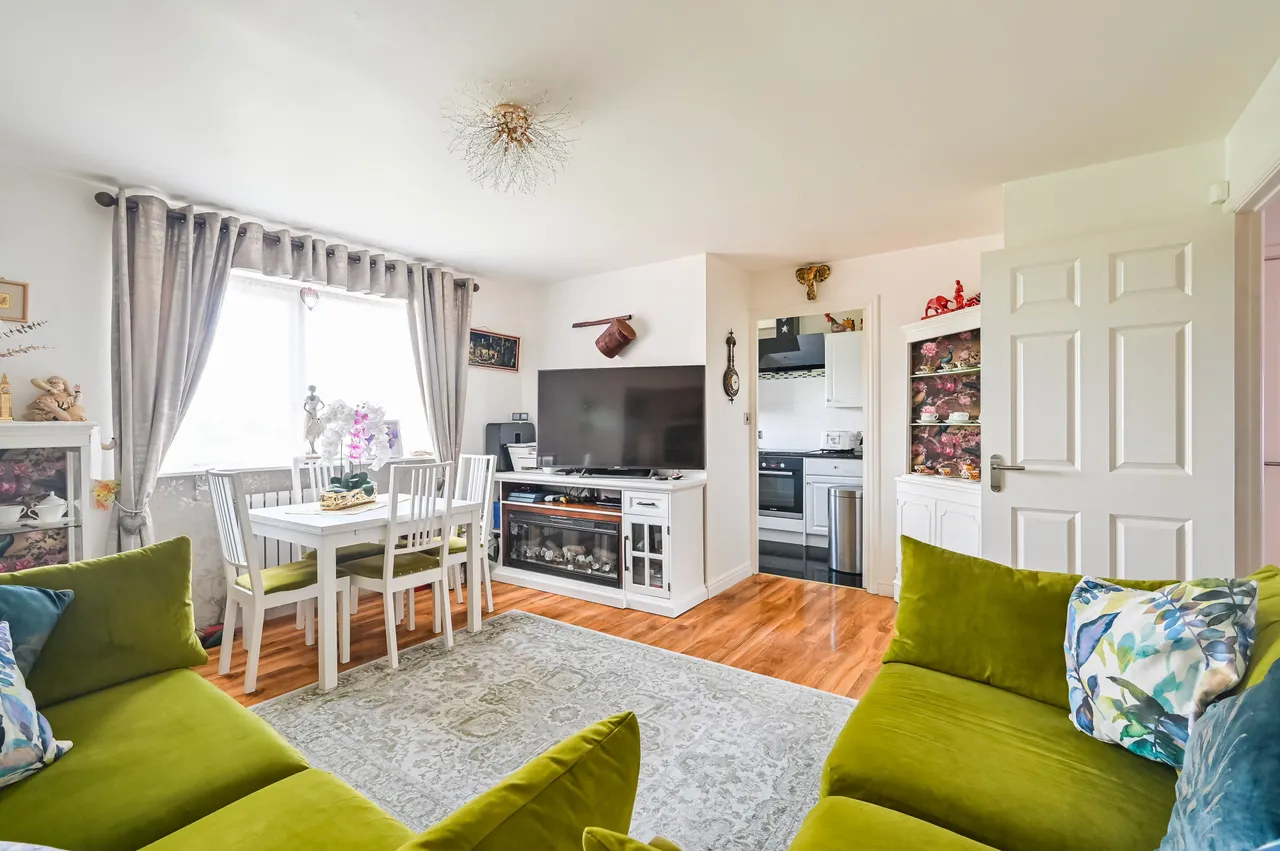 88 Albatross Close, London, photo 9