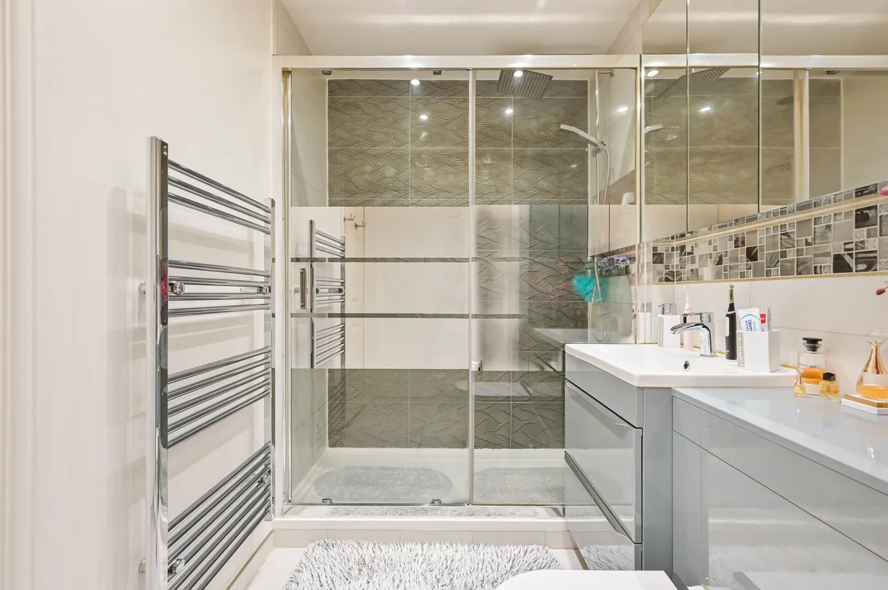 88 Albatross Close, London, photo 12