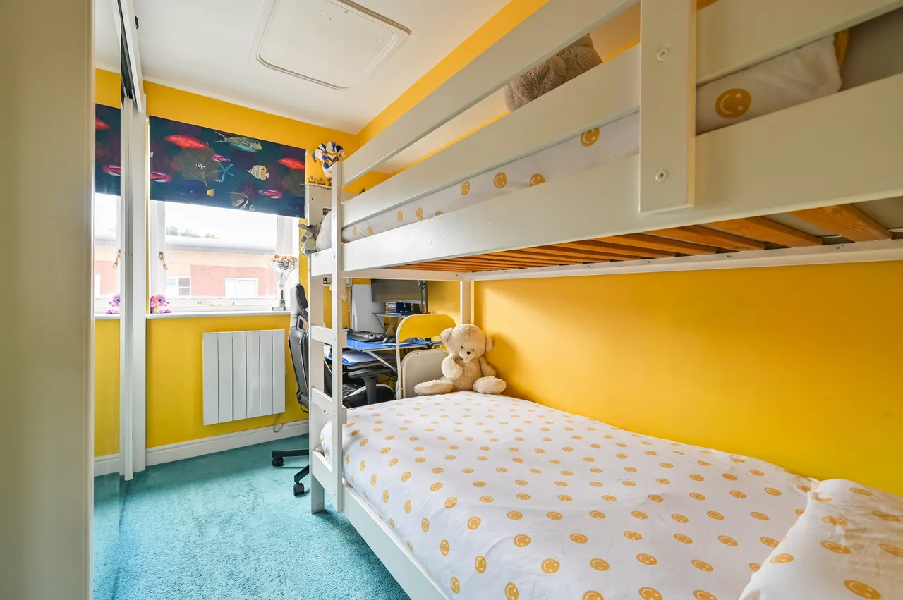 88 Albatross Close, London, photo 4