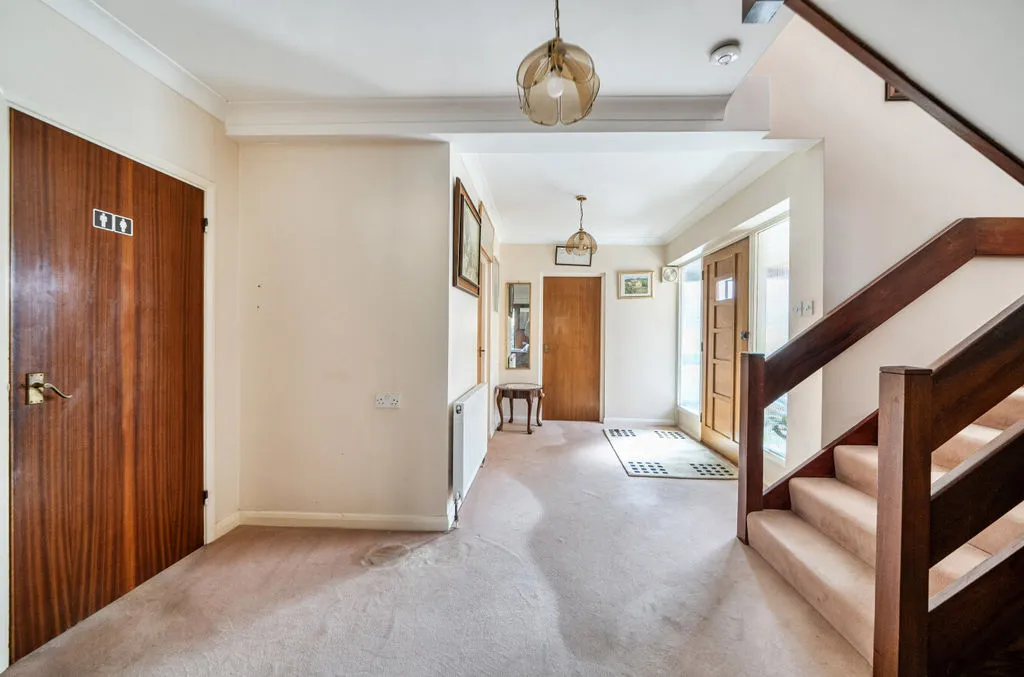 Brighton Road, Purley CR8 3AD, photo 3