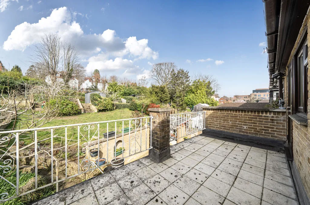 Brighton Road, Purley CR8 3AD, photo 18