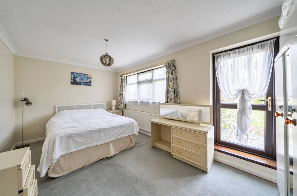 Brighton Road, Purley CR8 3AD, photo 12