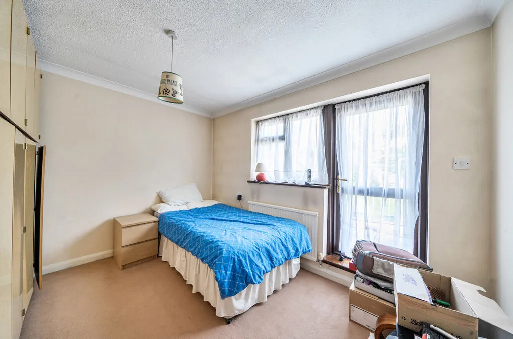Brighton Road, Purley CR8 3AD, photo 13