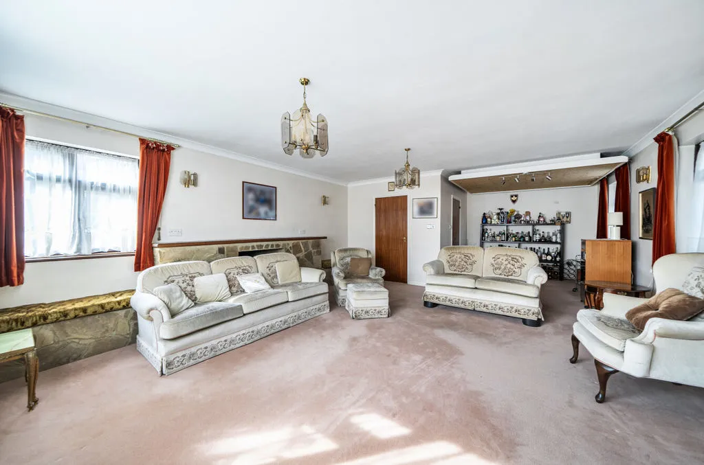 Brighton Road, Purley CR8 3AD, photo 5