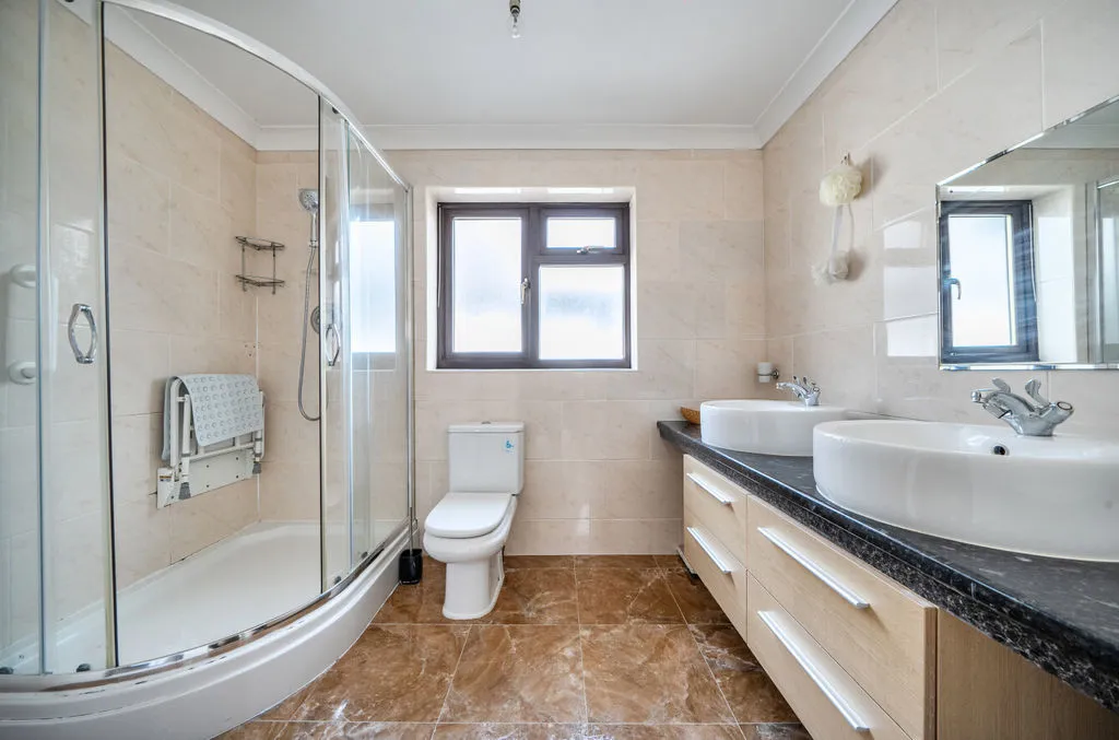 Brighton Road, Purley CR8 3AD, photo 11
