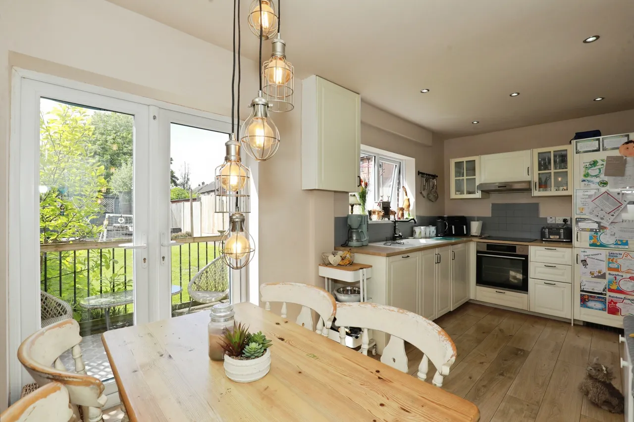 Finstock Avenue, Stoke-On-Trent, photo 8