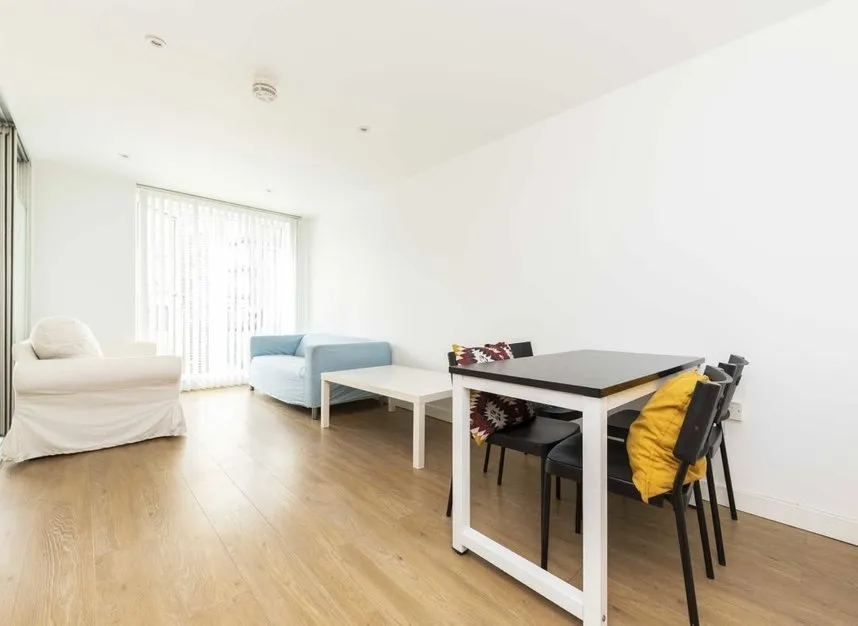 Seven Sea Gardens, Bow, E3, photo 3