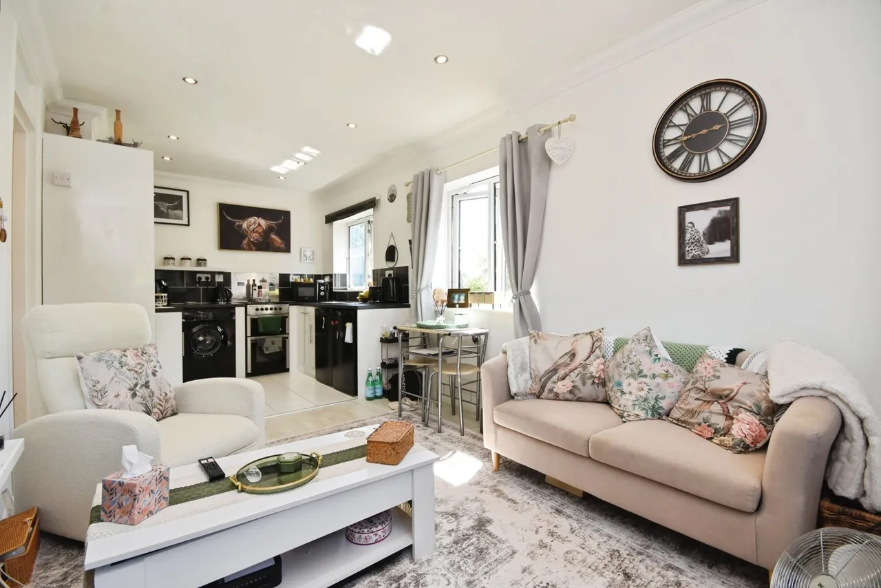 1 bed flat for sale — Shearers Way, Boreham, Chelmsford, Essex, CM3