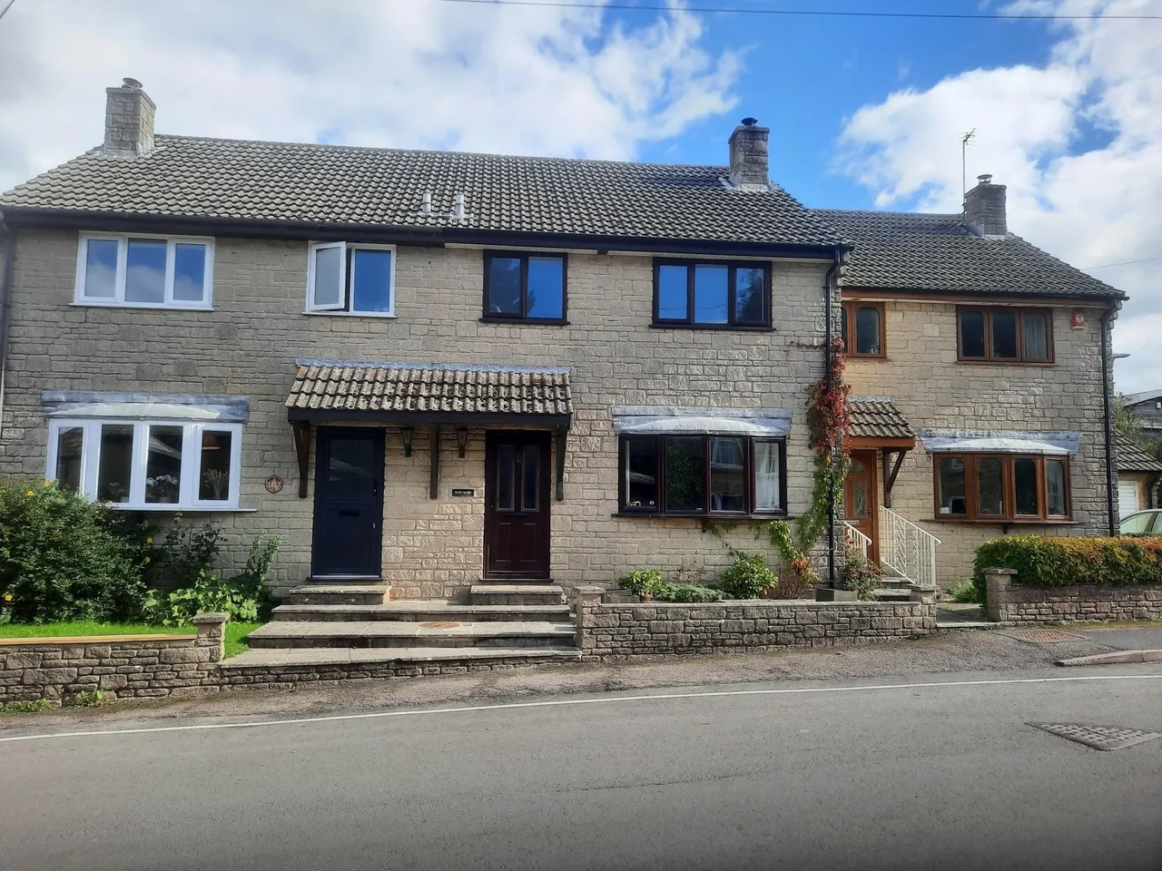 2 bed property to rent, Broadwinsor, DT8