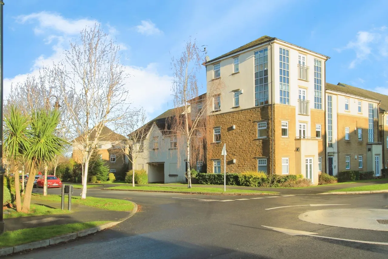 High Royds Drive, Menston, LS29, photo 8