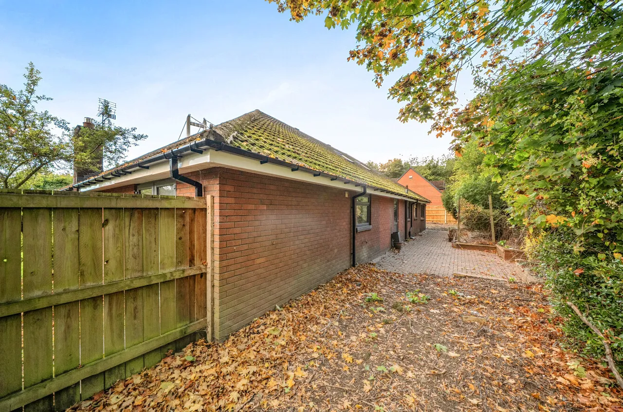 Cliff Top Lane, Hessle, HU13, photo 25