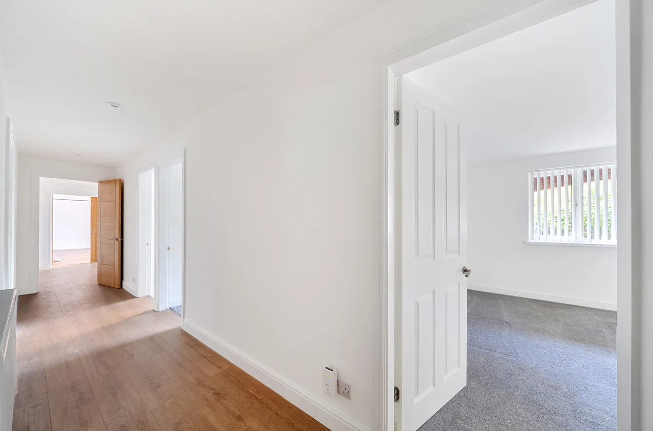 Cliff Top Lane, Hessle, HU13, photo 10
