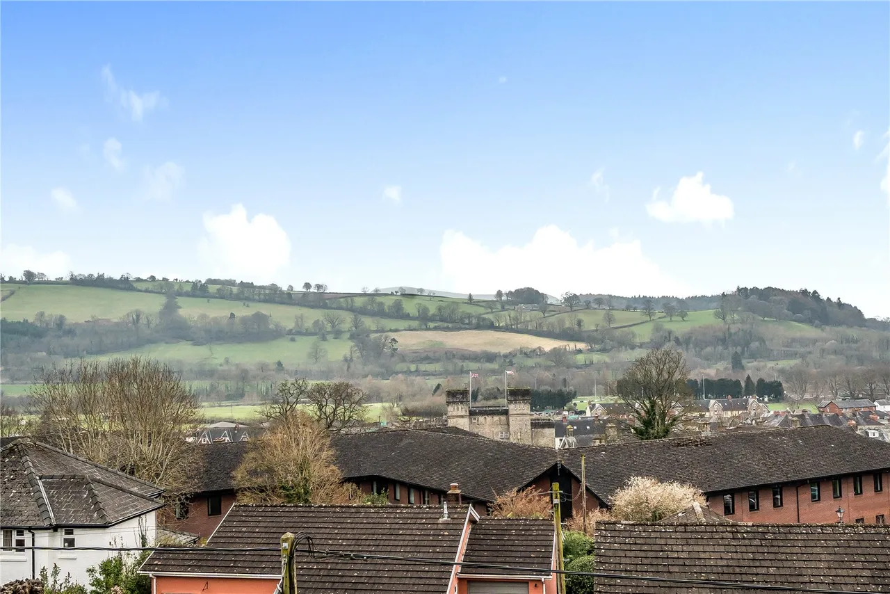 Camden Road, Brecon, photo 17