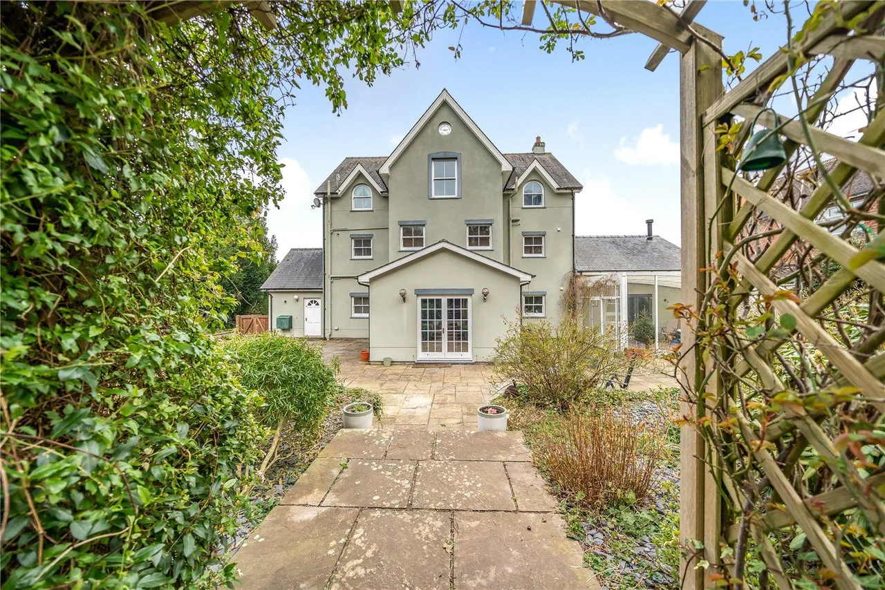Camden Road, Brecon, photo 28