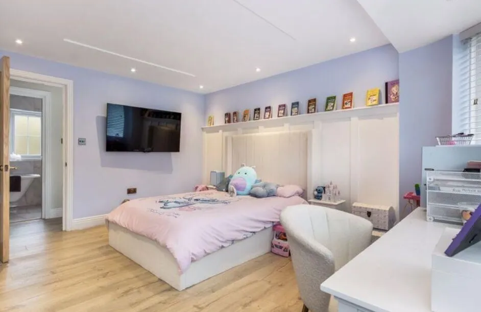 Tolmers Road, Cuffley, EN6, photo 10