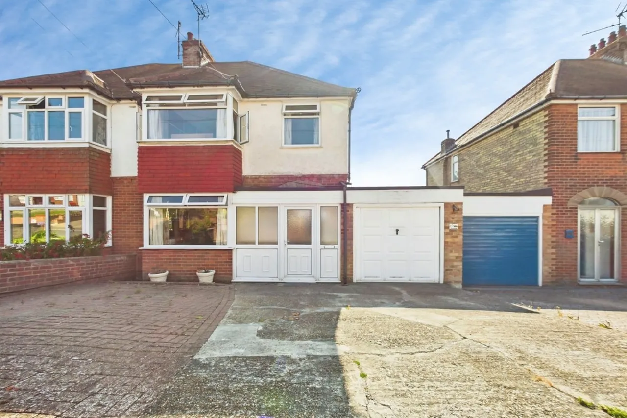 3 bed house for sale, Downs Road, Folkestone, CT19