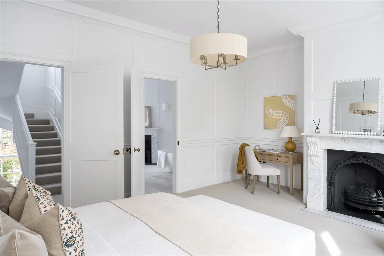Chiswick Lane South, London, W4, photo 8