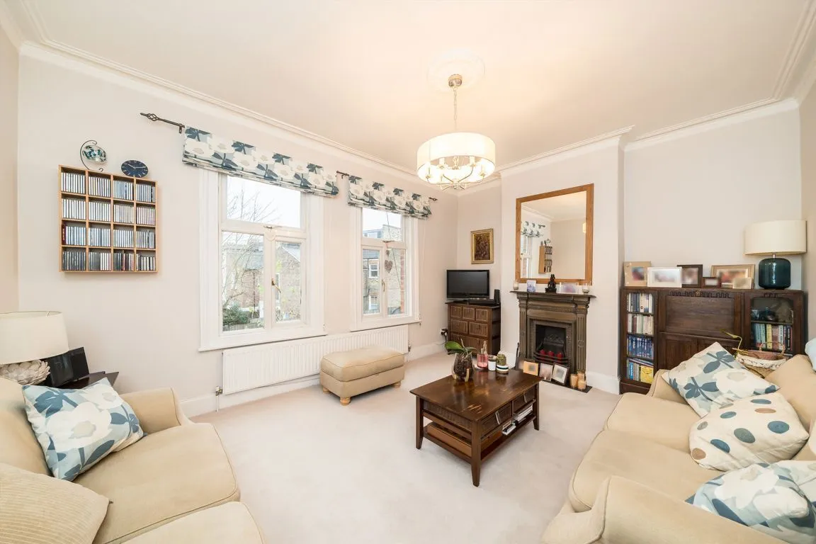 Twilley Street, SW18, photo 2