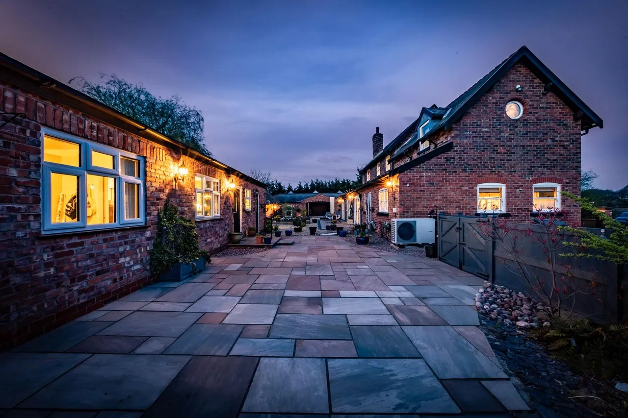 Hall Lane, Bold, WA9, photo 85